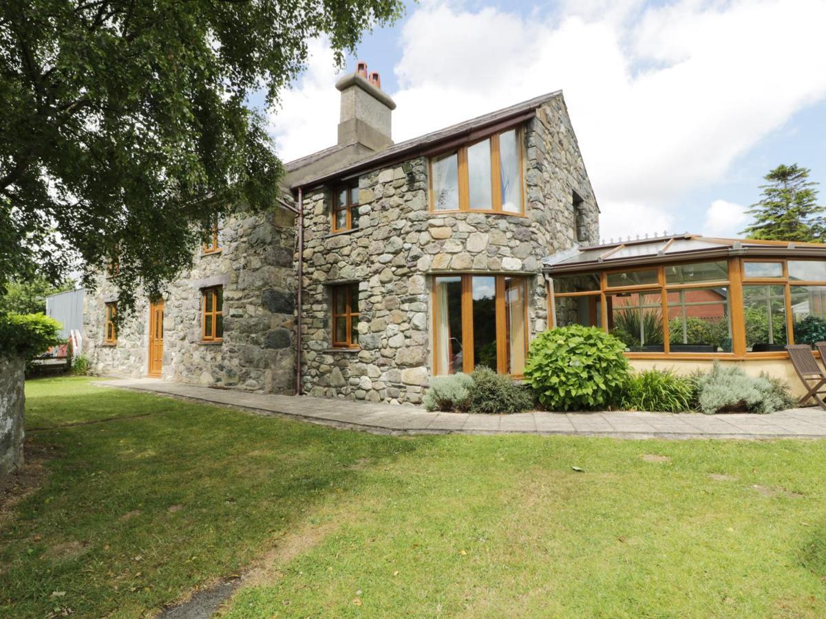 Ddol Helyg Farmhouse Llanrug Екстериор снимка